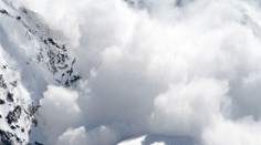 Pri páde lavíny v Rakúsku zomreli štyria ľudia