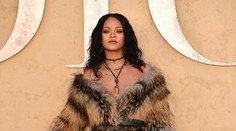 Rihanna opäť šokuje. Na tento outfit budú mnohí hromžiť