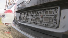 Siahnu si Slováci hlbšie do vrecka? Nové ŠPZ stoja mesačne desiatky eur