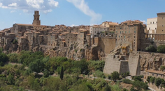 Toskánskemu mestu hovoria Malý Jeruzalem. Ľudí láka svojou nedotknutosťou