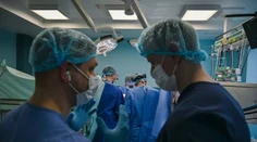 Povedali jej, že nemusí prežiť, už sa lúčila s rodinou. Zarážajúci omyl dvoch nemocníc zničil zdravej žene život