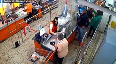 Predavačka ochotne rozmenila zákazníkovi bankovku. Sama prišla pri tom o peniaze