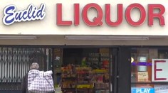 Čo urobí bezdomovec, keď mu dáte 80 eur? Budete prekvapení