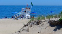 VIDEO: Muž zaspal na nafukovačke, odniesli ho vlny. Na mori strávil 19 hodín