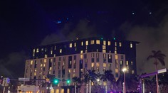 Trump na Floride, Harrisová v areáli univerzity. Atmosféru pred volebnými centrálami sledujeme priamo na mieste