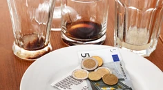 Dávate tringelty pri platení kartou? Čašníci to nemajú radi