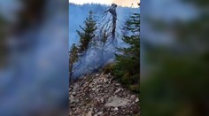 VIDEO: Na Čertovici horí. Hasiči sa trápia, terén je takmer neprístupný