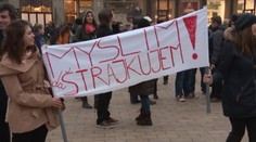 Dve tisícky ľudí demonštrovali v Bratislave za lepšie školstvo