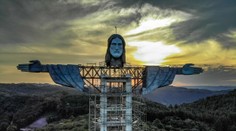 VIDEO: Brazília stavia novú gigantickú sochu Krista. Bude ešte vyššia ako tá v Riu