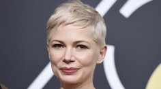 Zasnúbila sa? Michelle Williams sa na ruke trbliece diamantový prsteň