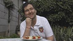 Zbitý hasič mohol päť rokov jesť len mixovanú stravu. Dnes sa mu splnil sen