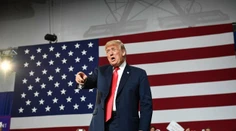 Ďalší Trumpov trapas: Vo vyfarbovačke pre deti si pomýlil farby vlajky USA