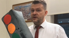 Migaľ vyzval Danka na diskusný duel. Má preňho aj netradičný vianočný darček