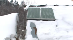 V osade nemajú elektrinu, vyrábajú si ju zo slnečných lúčov