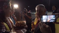 Škandál na návšteve Ukrajiny: Manželka izraelského premiéra zahodila chlieb so soľou