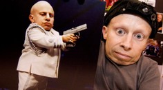 Zomrel malý veľký herec Verne Troyer, známy zo sérií Austin Powers a Harry Potter
