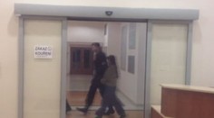 Psychicky chorá útočníčka zo Žďáru je vo väzbe. Prečítajte si, koľko rokov jej hrozí