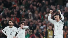 VIDEO: Cristiano Ronaldo si po vylúčení neodpustil teatrálne gestá. Môže prísť o úvod MS
