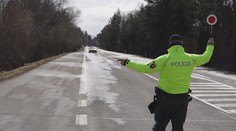 Policajti robili kontroly aj v Tatrách. Keďže sú v čiernom okrese, test treba aj v lese