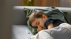 Vírus, ktorý sa vo veľkom šíri, útočí najmä na najmenších. Pediatrička radí chrániť jednu skupinu detí