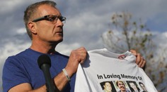 Za streľbu v kine hrozí mladíkovi trest smrti. Súd ho uznal vinným