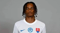 Odmietol Chelsea či Arsenal, prednosť malo United. Supertalent Lusale: Hrať za Slovensko je privilégium (rozhovor)