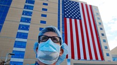 USA hlásia rekordný prírastok pacientov s koronavírusom, úmrtnosť však klesá