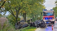 Hrozivo vyzerajúca nehoda v Trenčianskom kraji. Mladému vodičovi sa akoby zázrakom nič nestalo