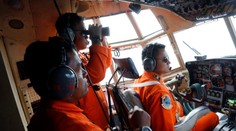 Vrak lietadla AirAsia mali už takmer na hladine a potom nastal zlom