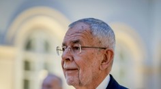 Pes moldavskej prezidentky pohrýzol prezidenta Rakúska