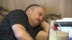 Muž trpí vážnou chorobou. Doktori roky nevedia zistiť, čo mu je