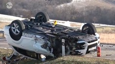 Mladá vodička neuvážene predbiehala, ukázalo video. Čelne sa zrazila s autom, ktorého posádka zahynula