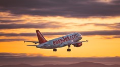 V lietadle sa dozvedeli, že ich dovolenku zrušili. Zo Španielska sa nemali ako vrátiť domov