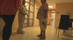 Šmejdi najali falošného doktora, ktorý predáva dôchodcom predražené výrobky. Polícia už koná