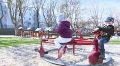 Dostanú matky na materskej viac peňazí? Vláda je skeptická