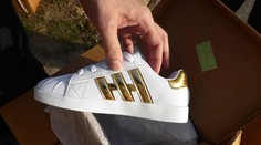 Pozrite si, ako vyzerajú falošné adidasky. Zadržali ich slovenskí colníci