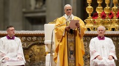 Lev XIV. odslúžil prvú polnočnú omšu svojho pontifikátu. V kázni sa držal výlučne náboženských tém