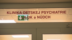 Medzi slovenskými tínedžermi sa objavila nová zarážajúca móda. Chcú si vyskúšať pobyt na psychiatrii