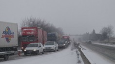 Do Česka dorazila zima. Vodičov prekvapil sneh a poľadovica