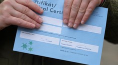 Policajti náhodne kontrolujú certifikáty. Strávili sme s nimi hodinu