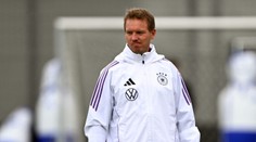 Po prehre v Bratislave sa na neho zniesla vlna kritiky. Vytvára skvelú atmosféru, obhajujú trénera Nemecka