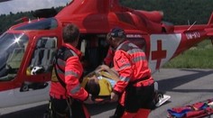 Pastiera napadol býk. Ratovať ho museli leteckí záchranári