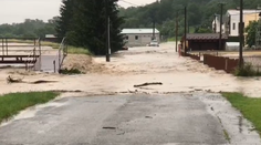 Vo Svidníku vyhlásili tretí stupeň povodňovej aktivity. Rieka Ondava zaplavila areál amfiteátra