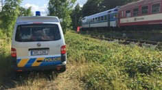 Ďalšia tragédia v Česku. Zrážku s vlakom neprežili štyria ľudia