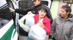 Policajti urobili v osade netradičnú raziu