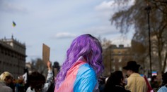 Na úradnú zmenu pohlavia v ČR už nebude potrebná operácia ani hormonálna liečba