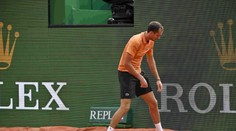 VIDEO: Najhorší zápas v kariére. Bývalá svetová jednotka hanebne prehrala, Rus prežíval frustráciu