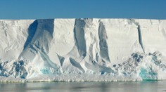Šokujúce zistenie: Najväčší ľadovec na svete sa roztápa 10-krát rýchlejšie, ako si vedci mysleli