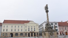 Dráma v Trnave: Muž na Trojičnom námestí mieril na ľudí zbraňou