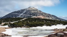Nešťastie na horách v Česku. Pád z najvyššej hory v krajine neprežili dve osoby